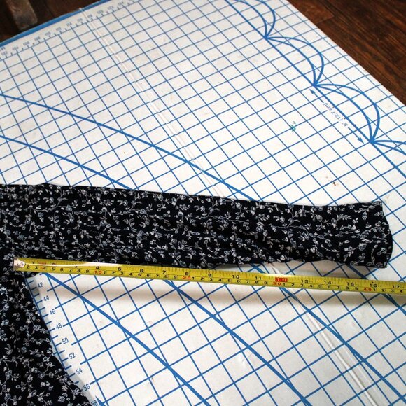 Gap Navy Blue Floral Blouse, Small - Picture 7 of 11